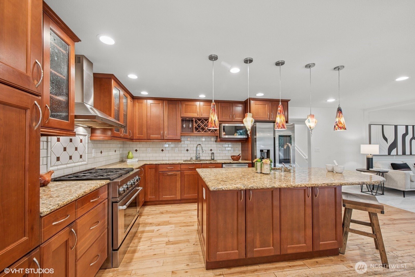 2210 Sahalee Drive E