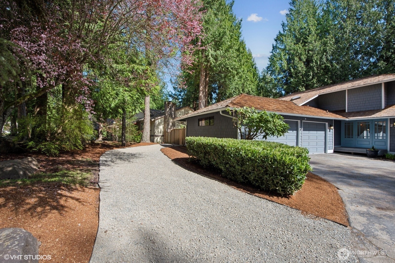 2210 Sahalee Drive E