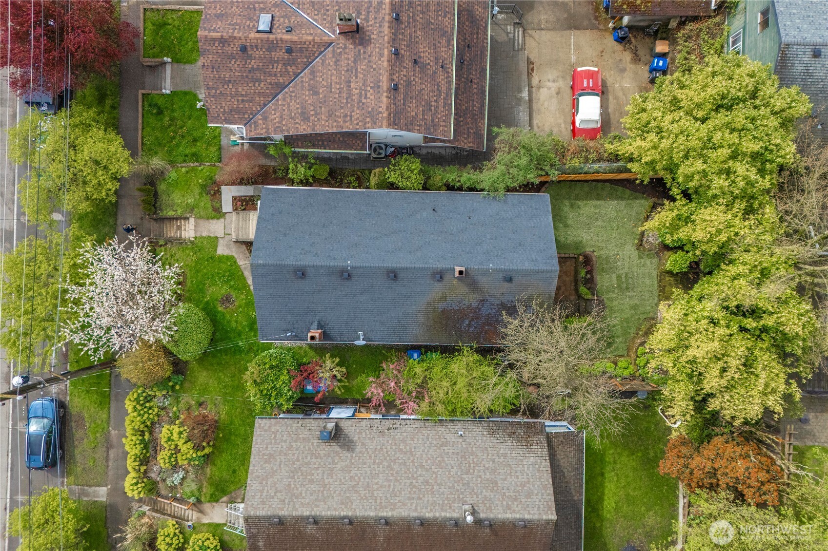 4733 5th Avenue NE