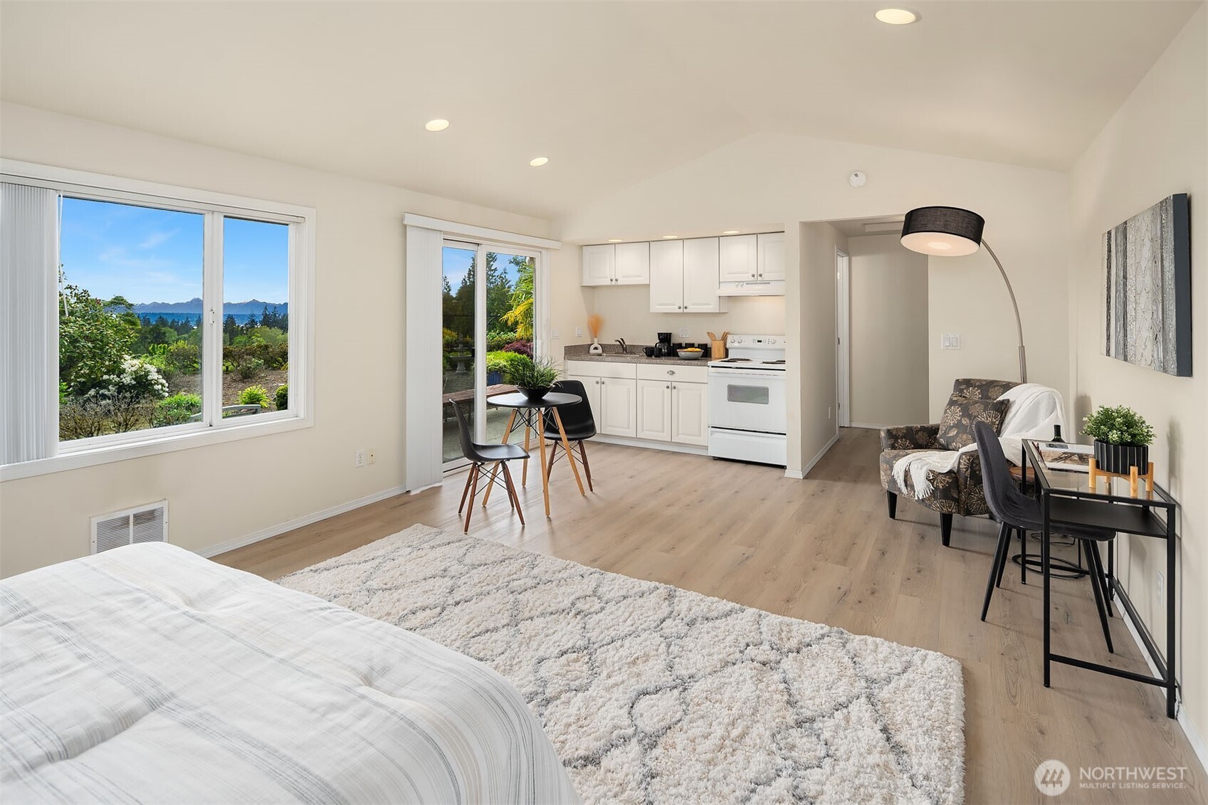 3901 122nd Avenue NE