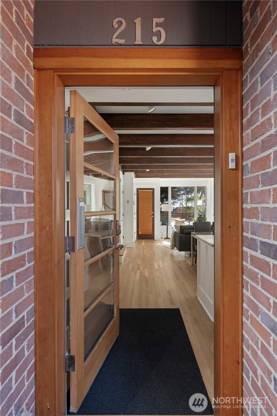 215 W Lee Street