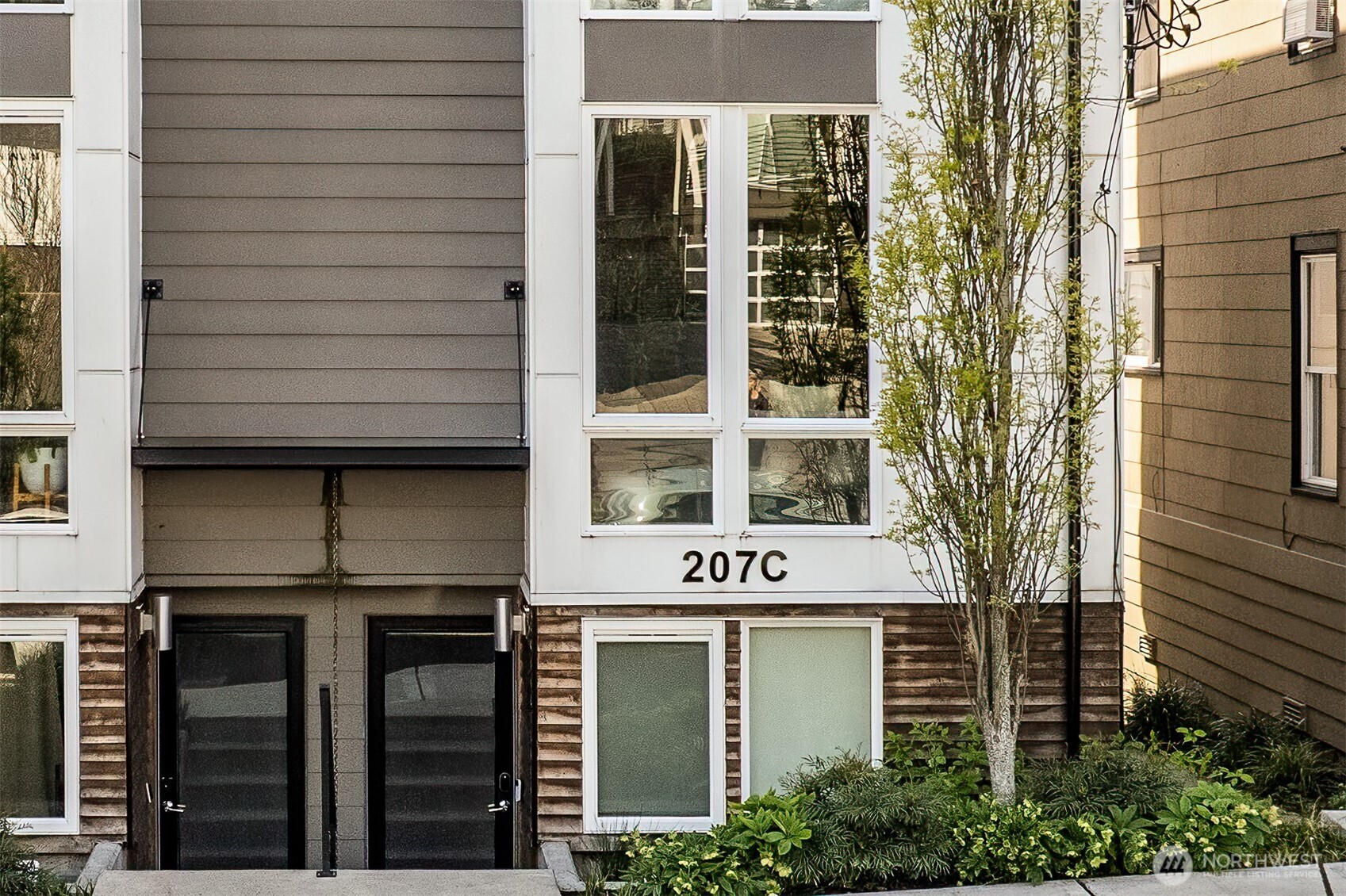 207 16th Avenue Unit: C