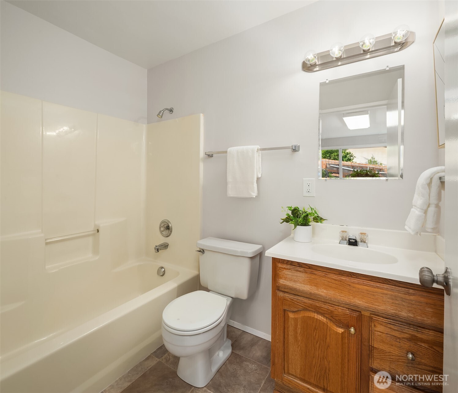 2812 SE 18th Place