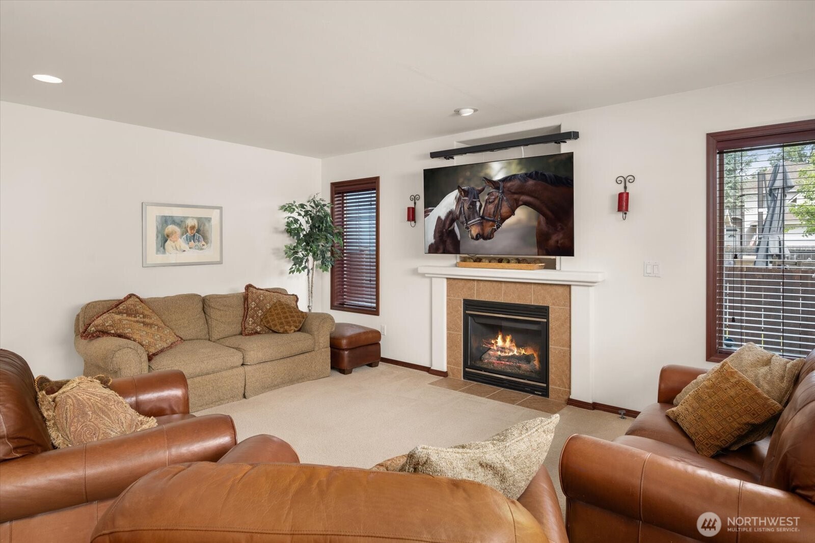 862 Ilwaco Place NE