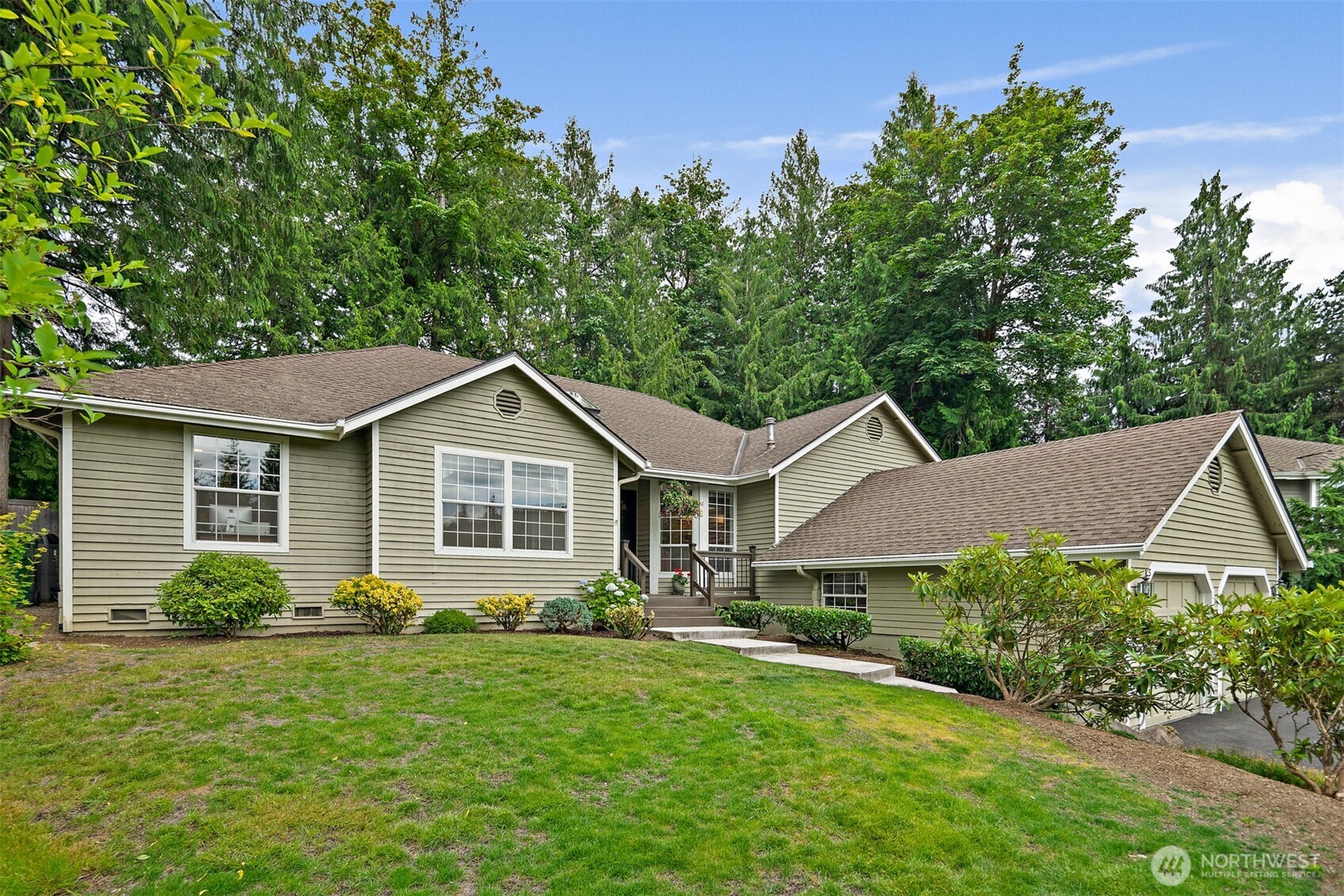 955 NW Honeywood Court