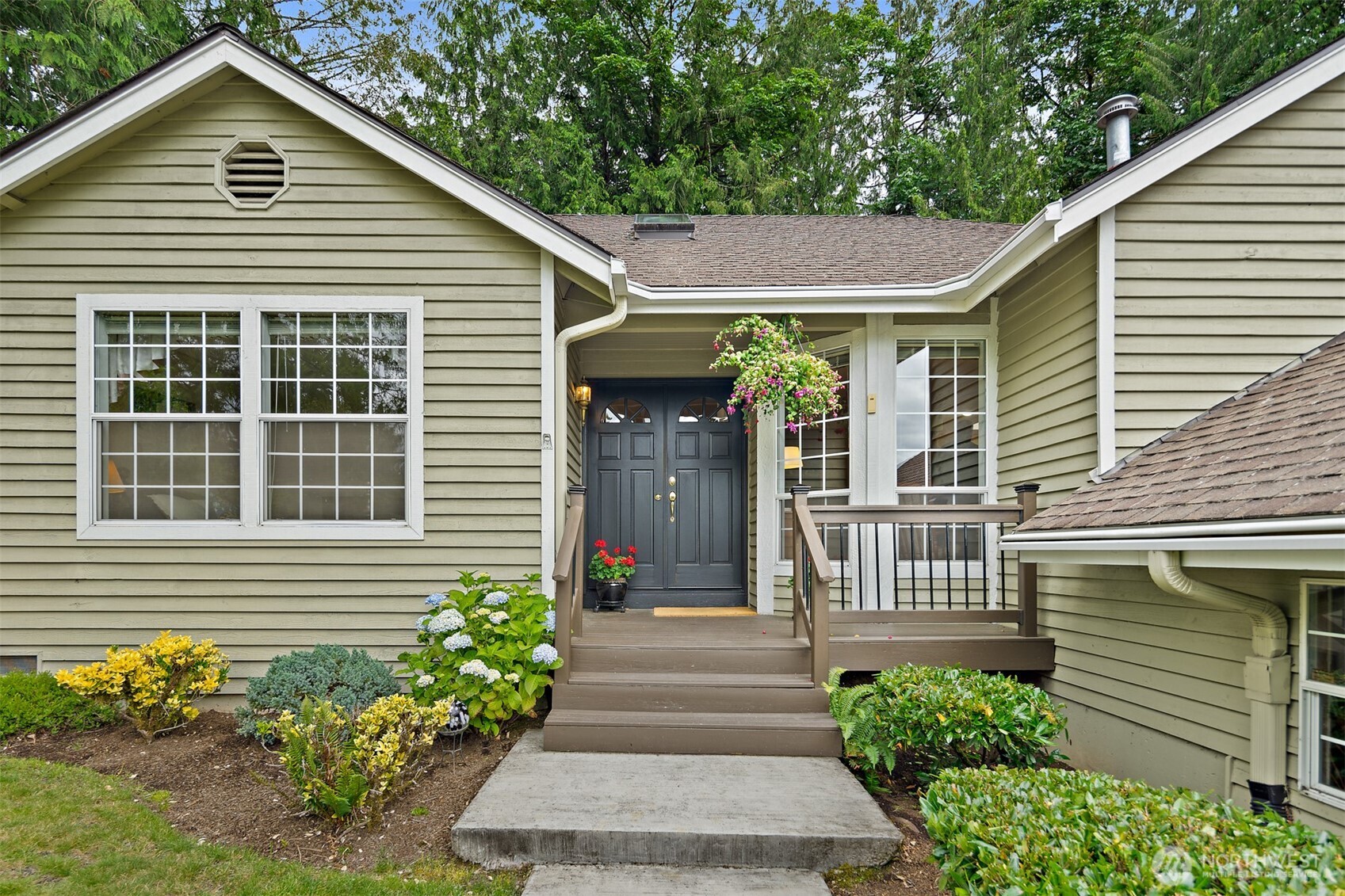 955 NW Honeywood Court