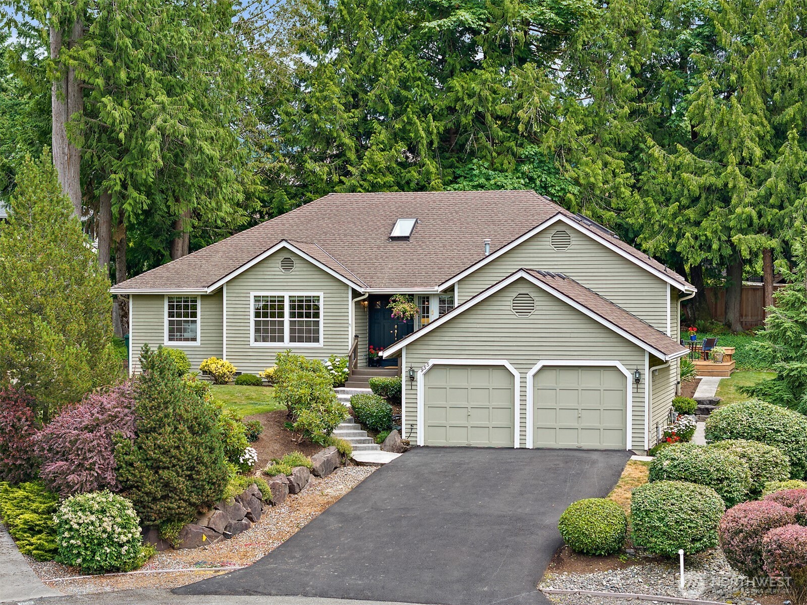 955 NW Honeywood Court