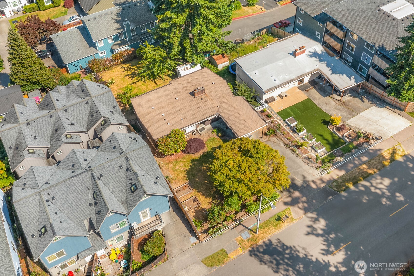 12034 NE Roosevelt Way