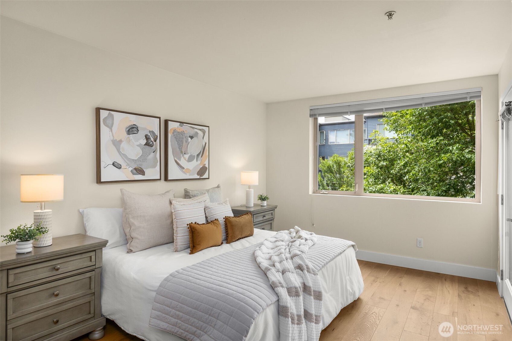 220 1st Street Unit: 204