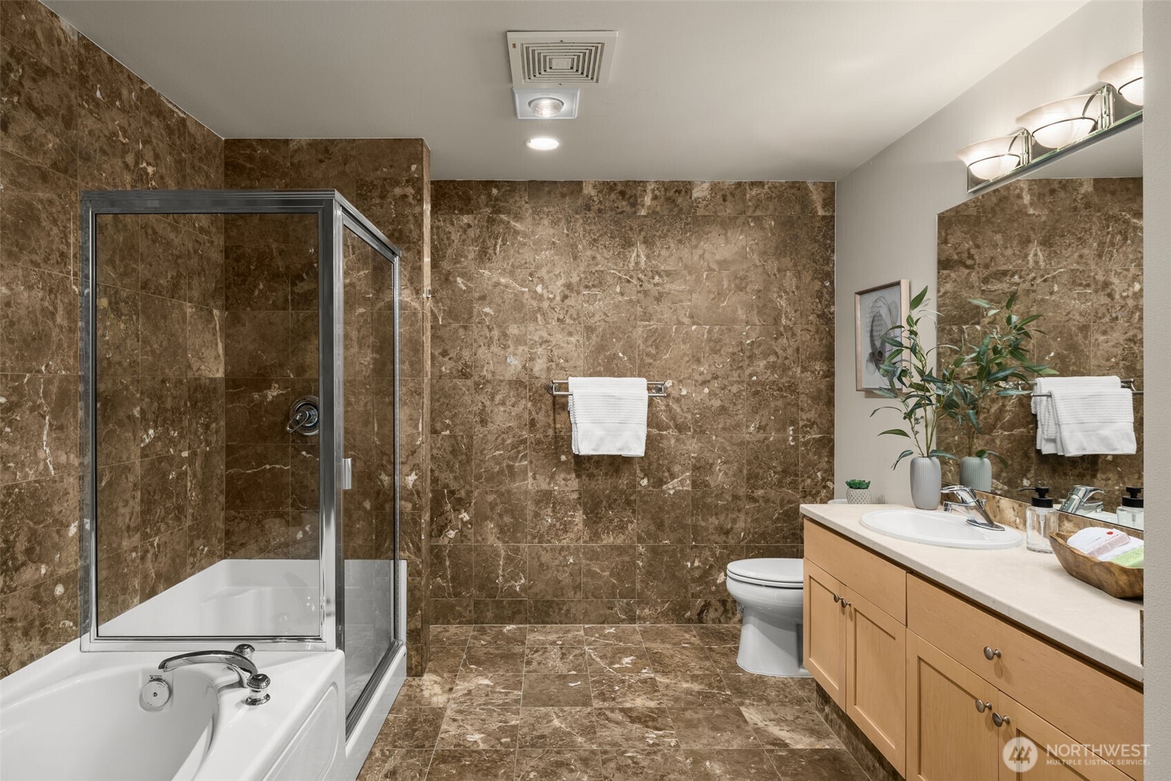220 1st Street Unit: 204
