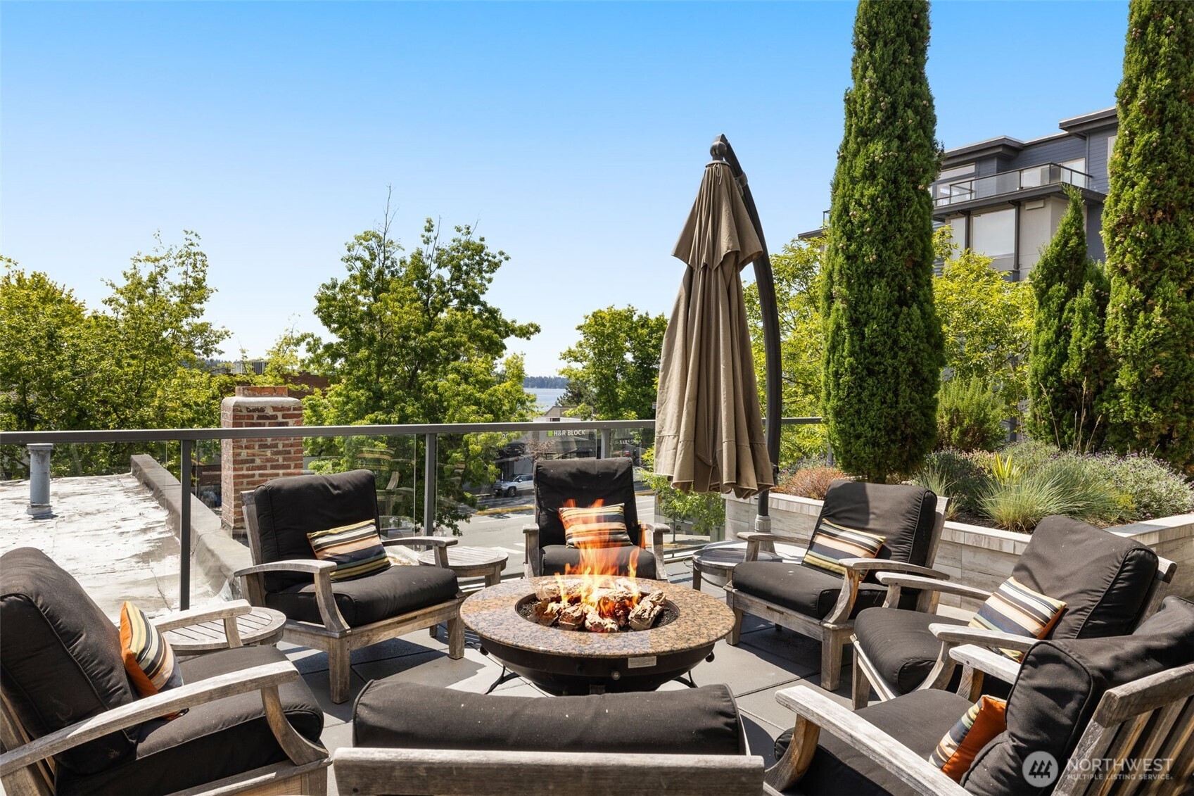 220 1st Street Unit: 204