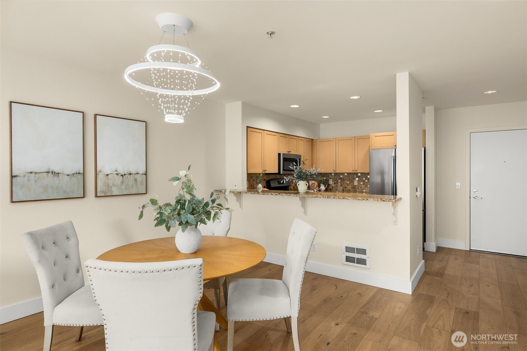 220 1st Street Unit: 204