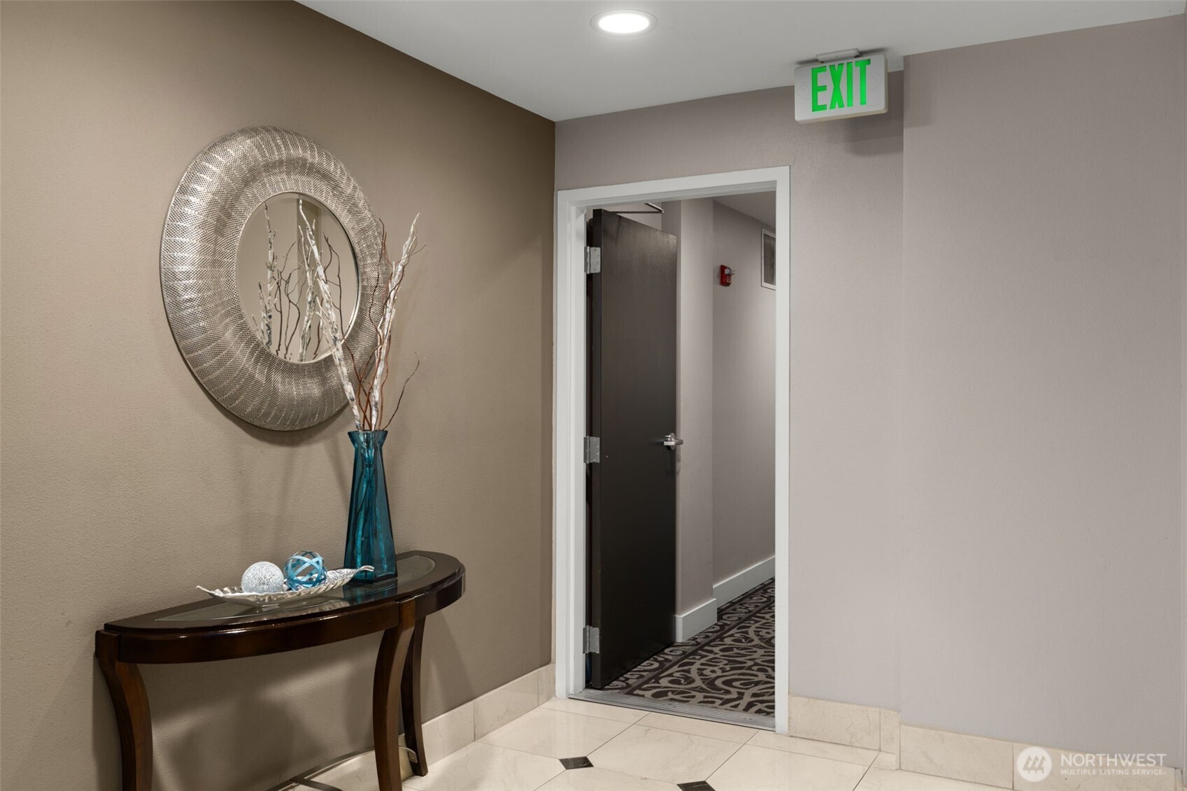 220 1st Street Unit: 204