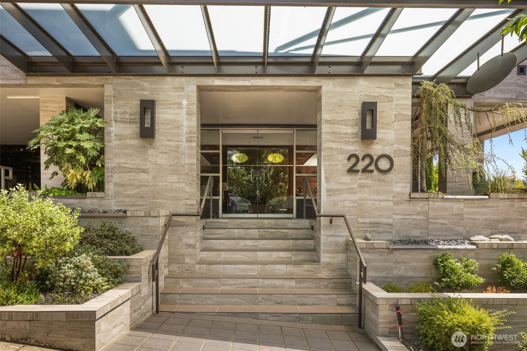 220 1st Street Unit: 204