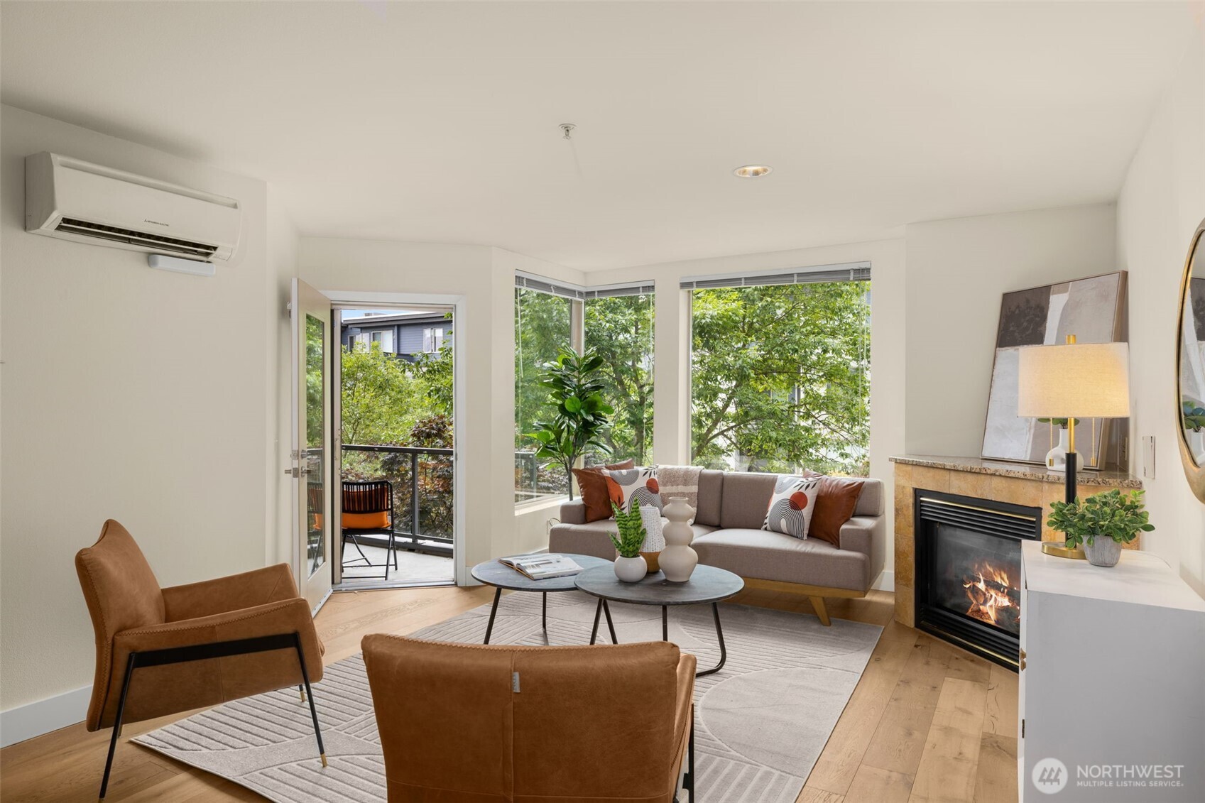 220 1st Street Unit: 204