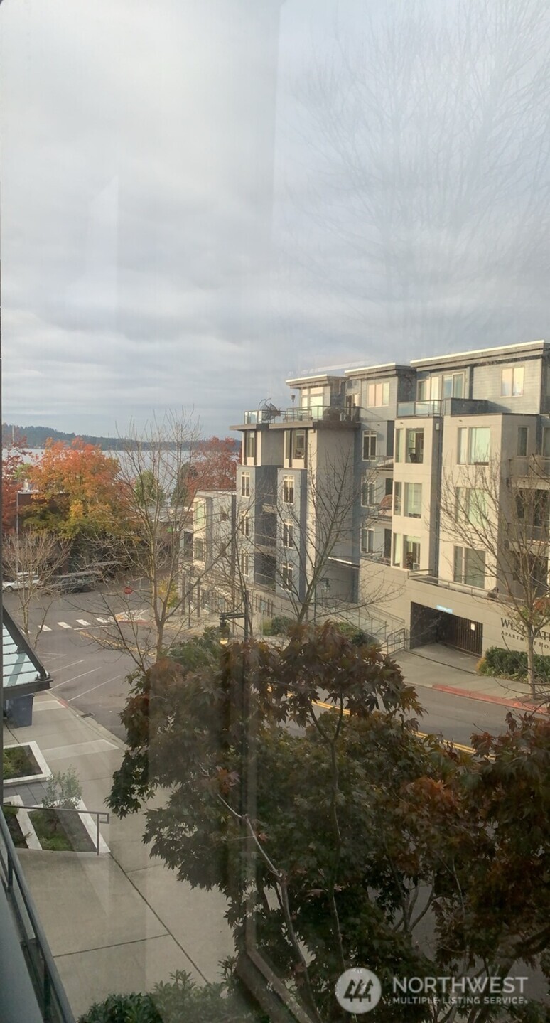 220 1st Street Unit: 204