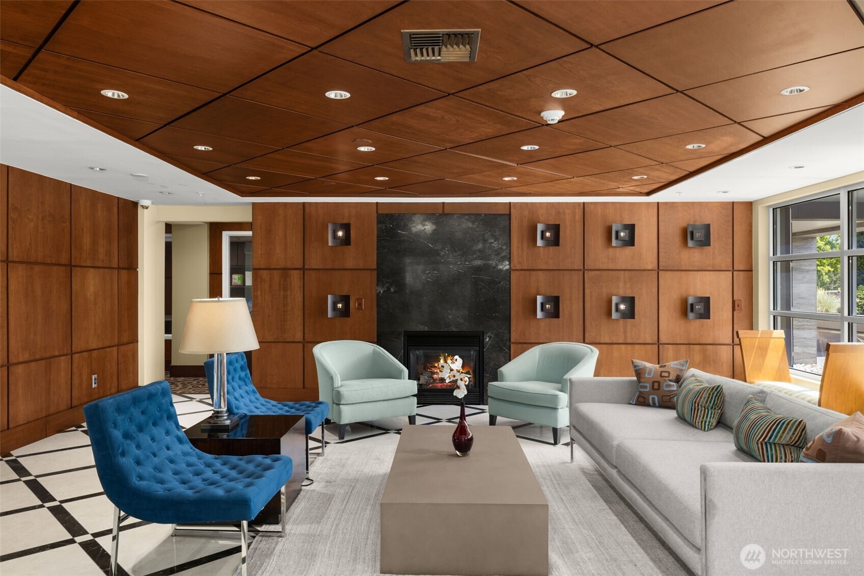 220 1st Street Unit: 204