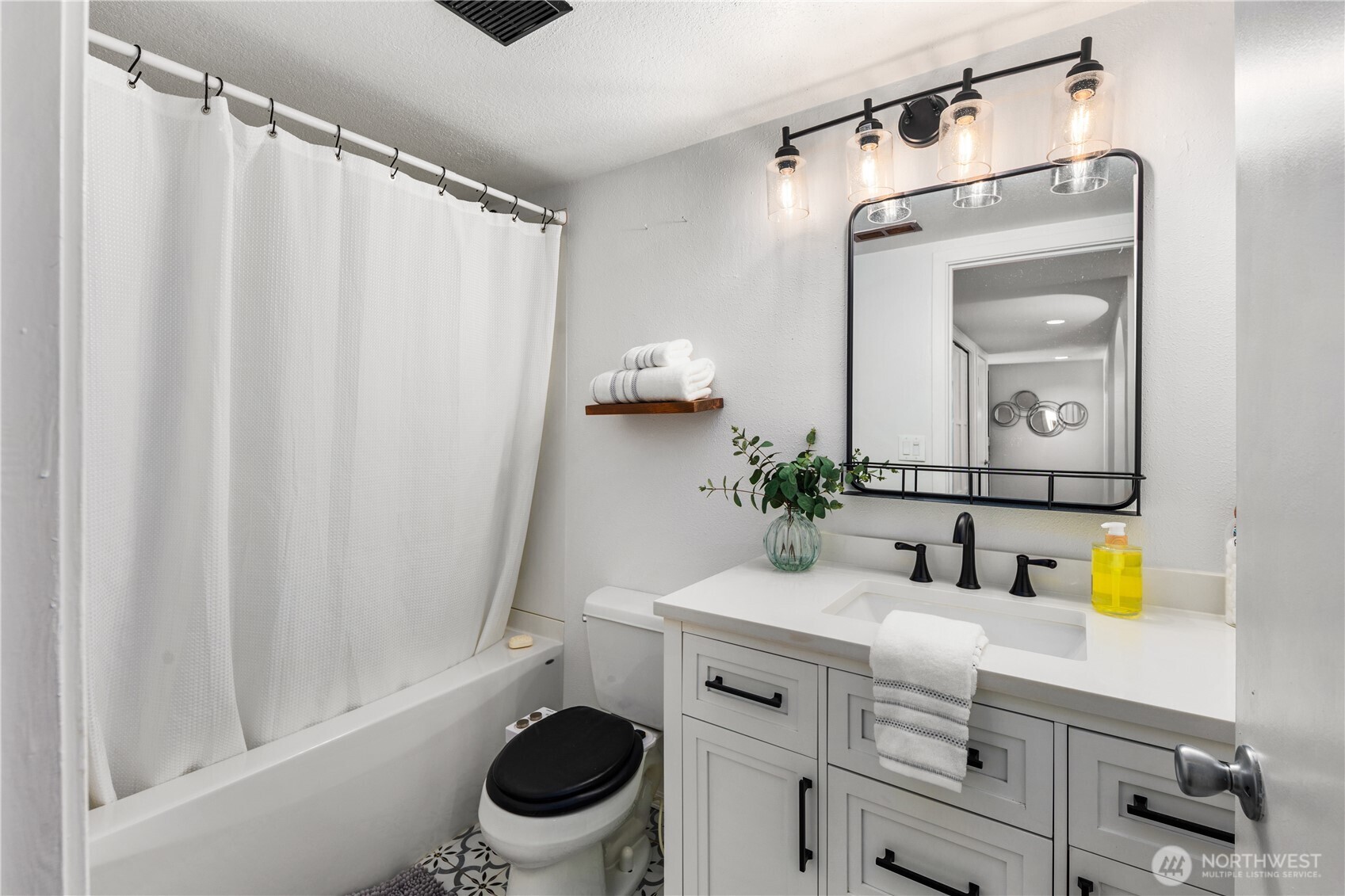 11624 100th Avenue NE Unit: C215