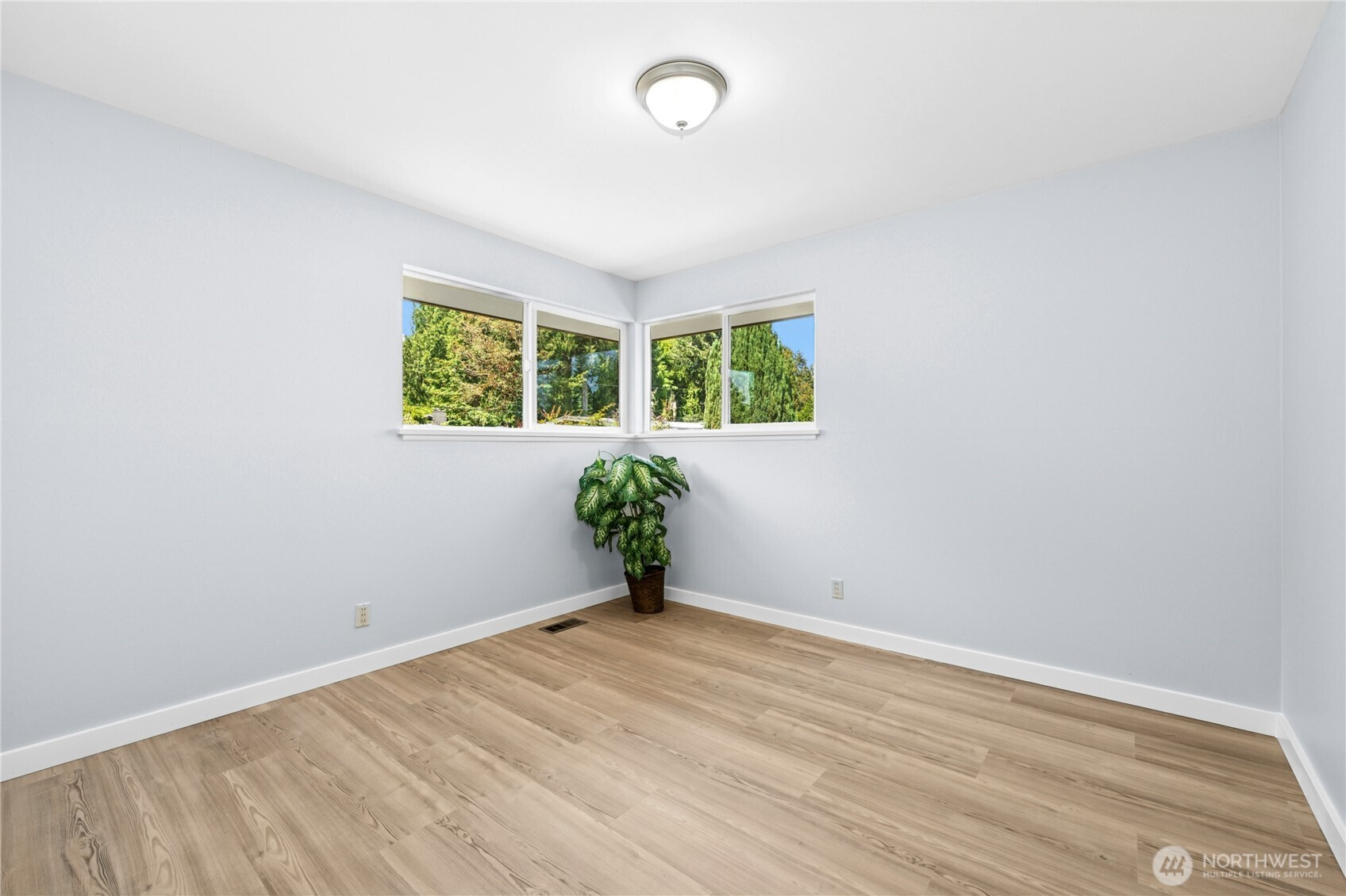 1410 Swallow Lane NW