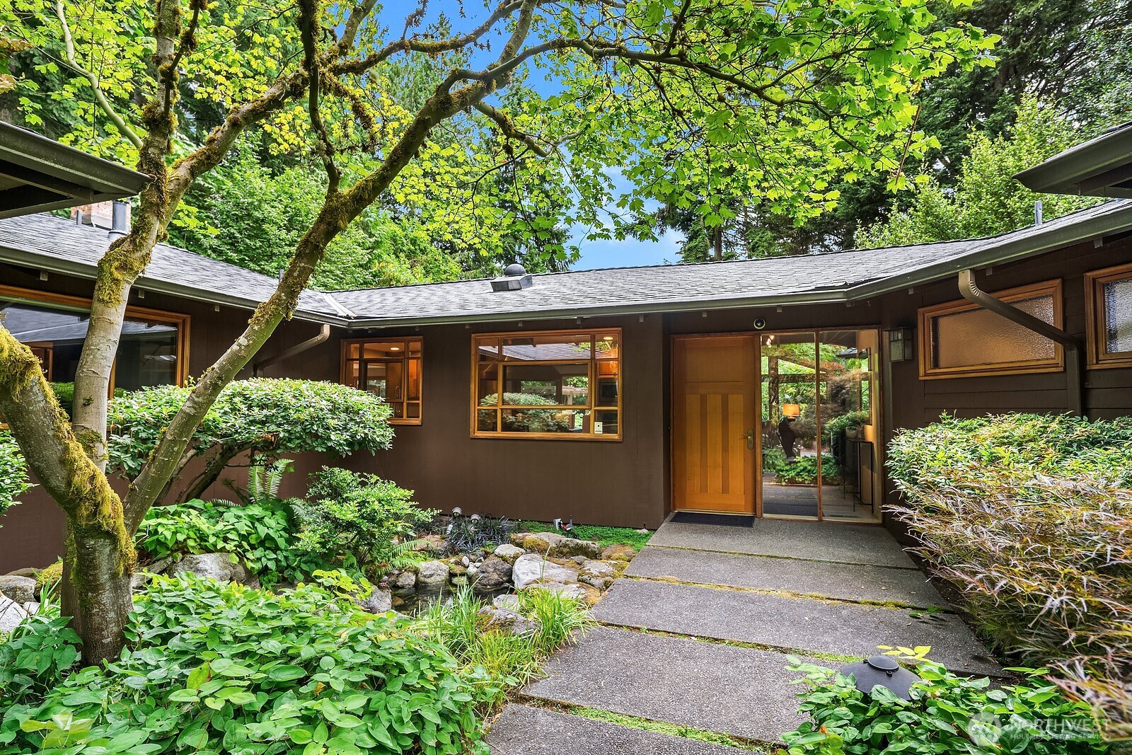 8509 NE 27th Place