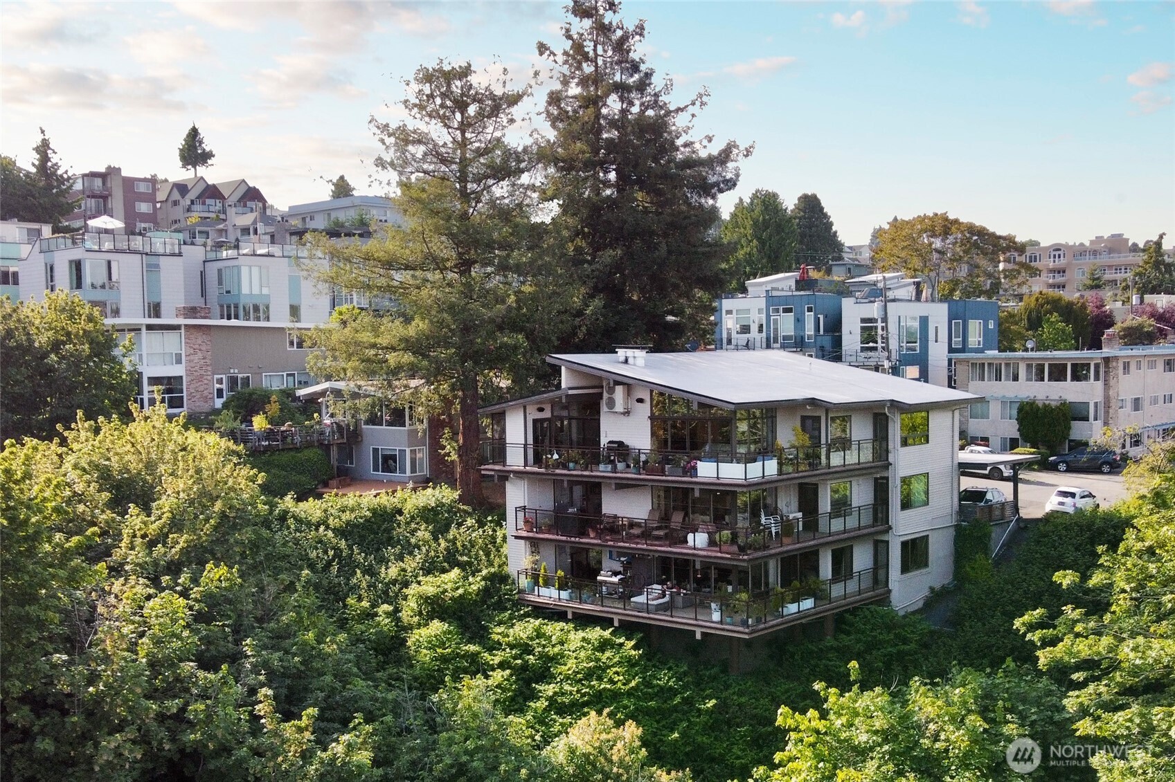 2321 W Plymouth Street Unit: 21