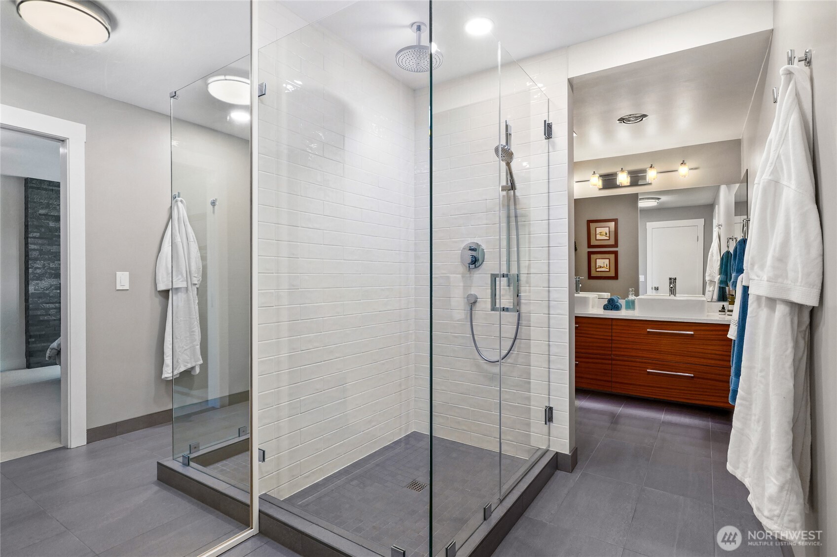 2321 W Plymouth Street Unit: 21