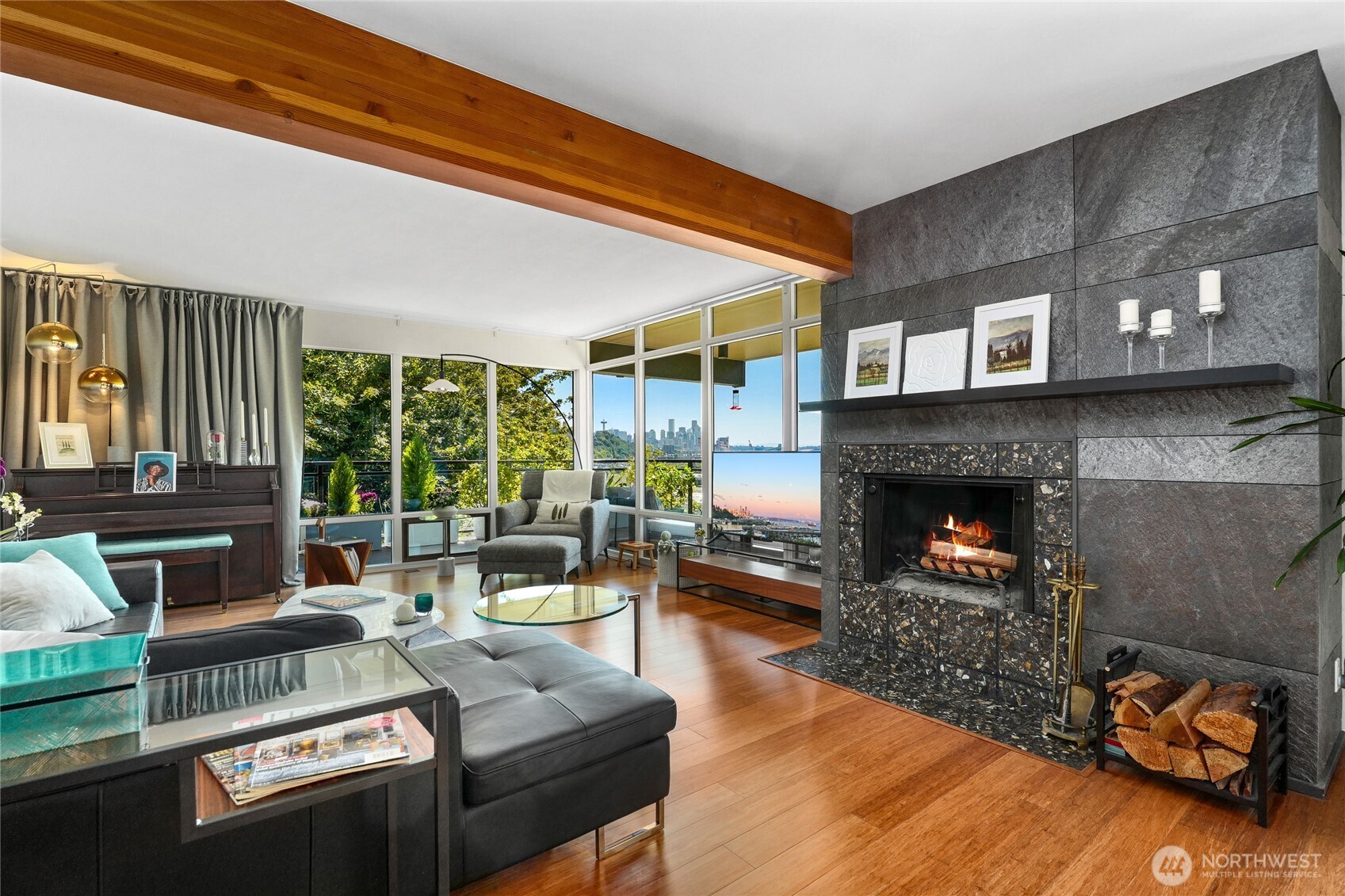 2321 W Plymouth Street Unit: 21
