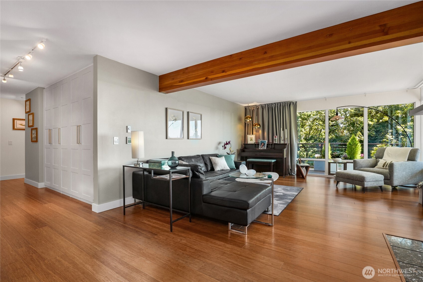 2321 W Plymouth Street Unit: 21