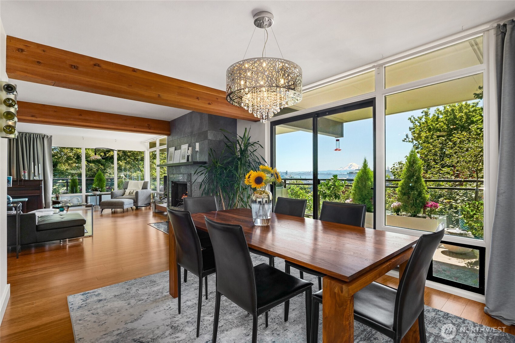 2321 W Plymouth Street Unit: 21