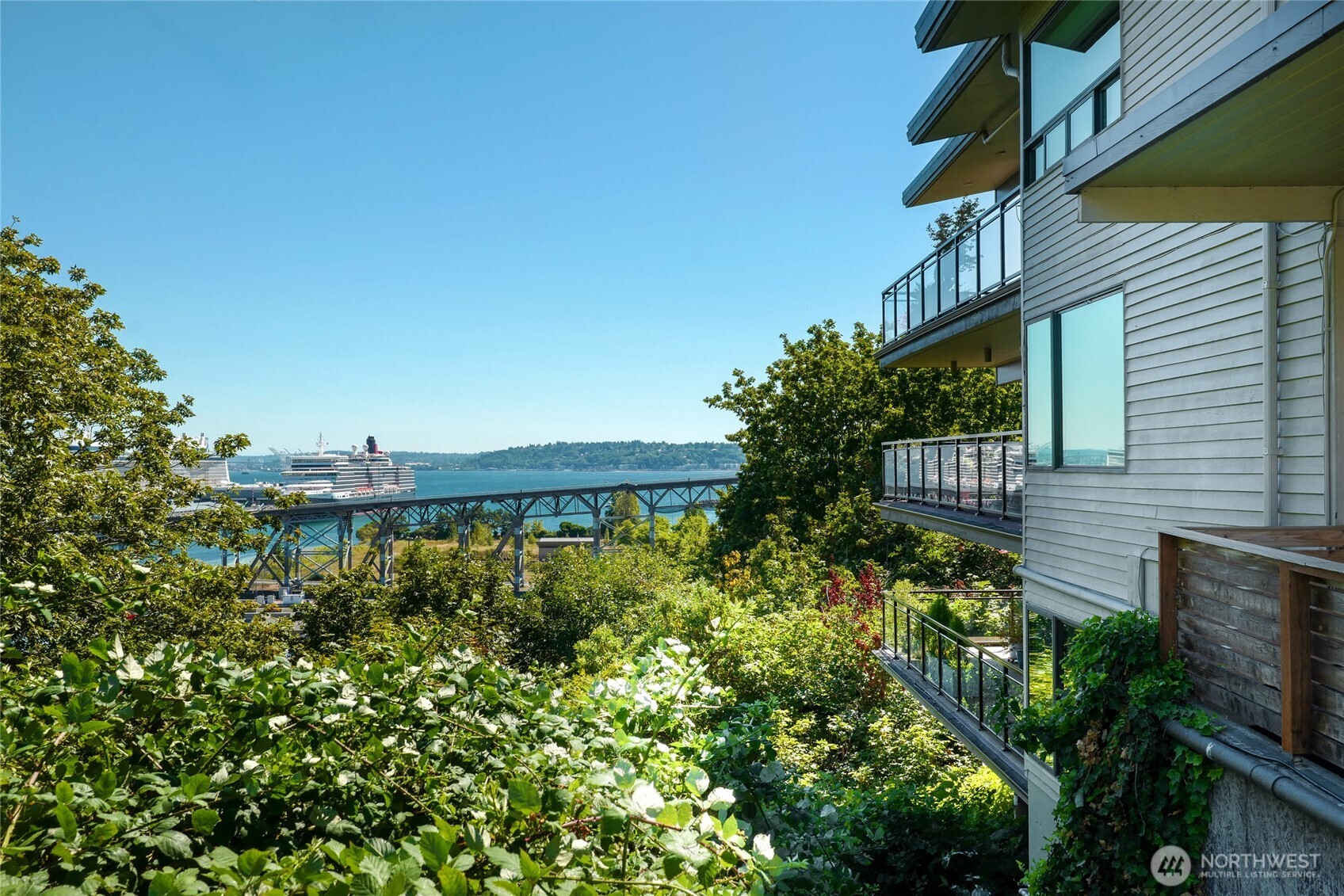 2321 W Plymouth Street Unit: 21