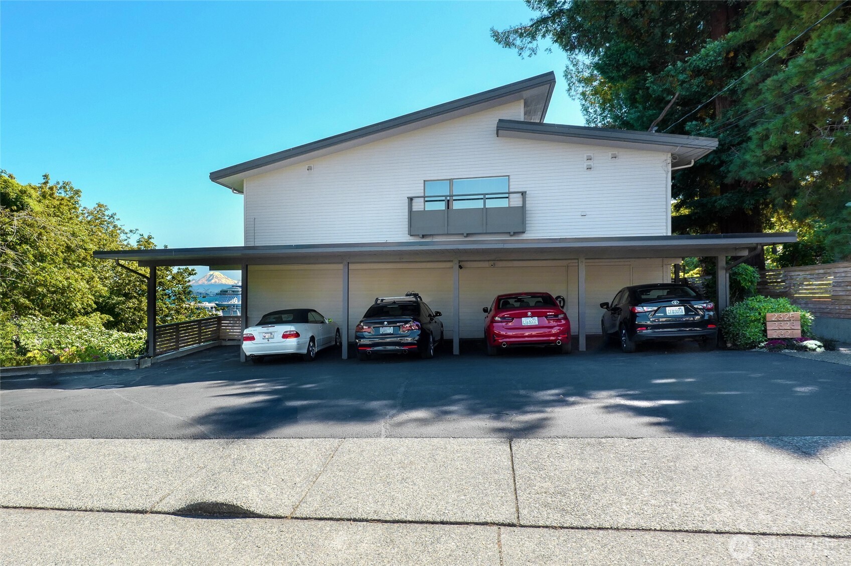 2321 W Plymouth Street Unit: 21