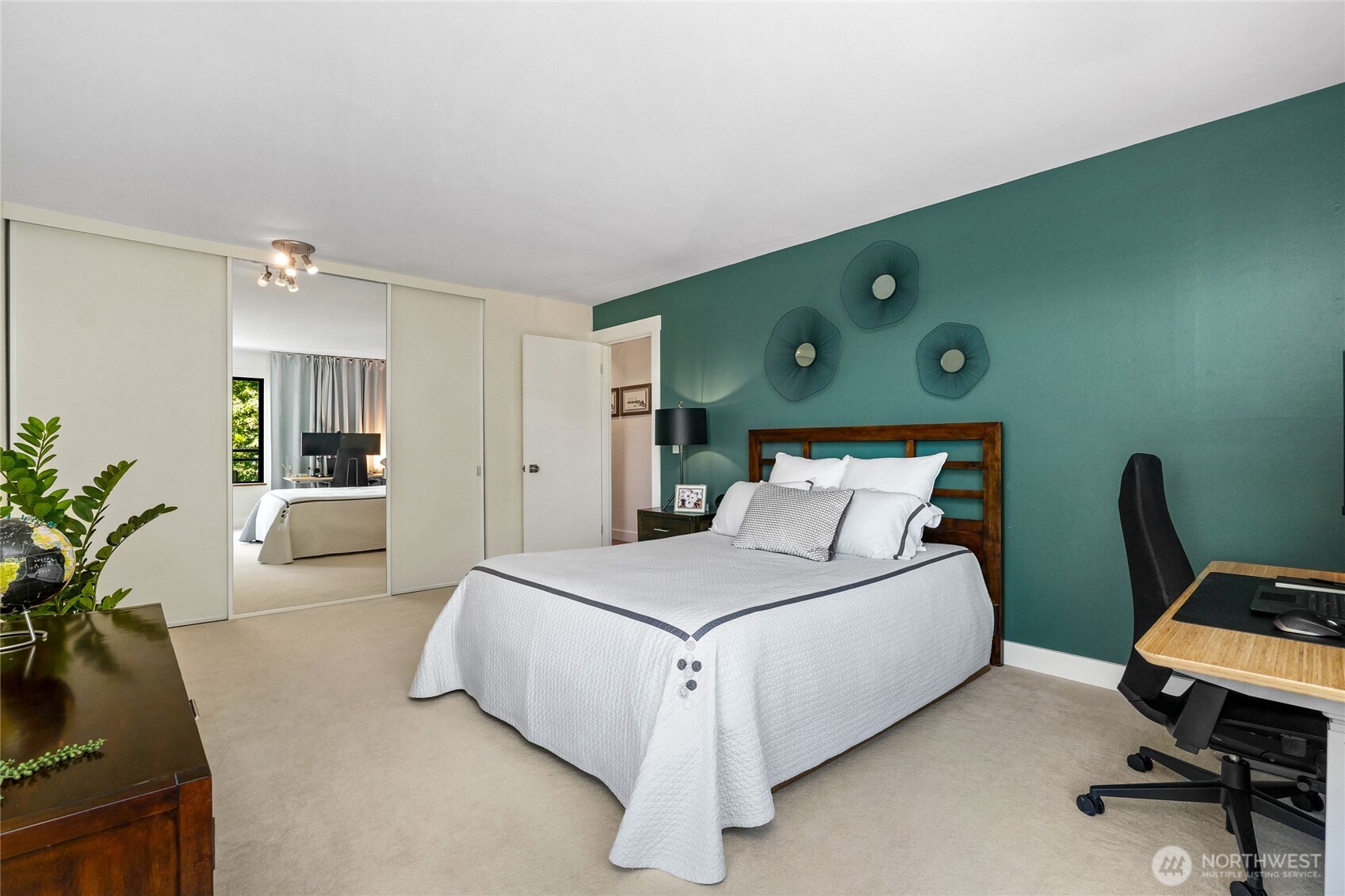 2321 W Plymouth Street Unit: 21