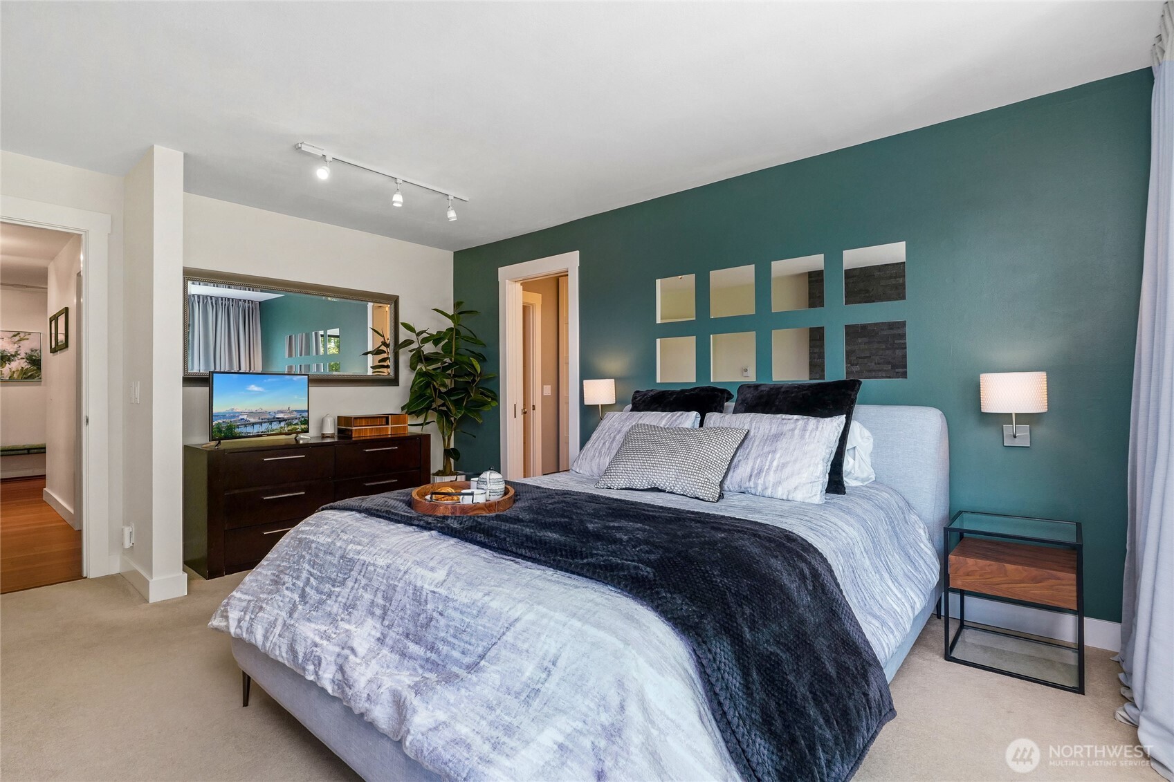2321 W Plymouth Street Unit: 21