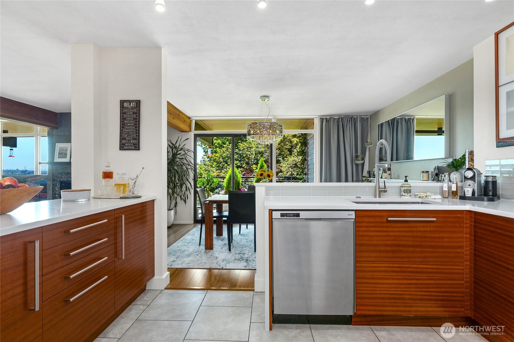 2321 W Plymouth Street Unit: 21