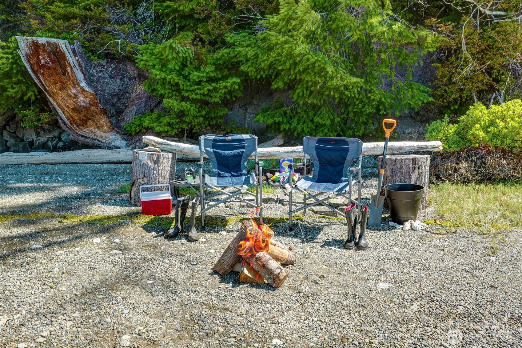 1124 E Sunset Hill Road