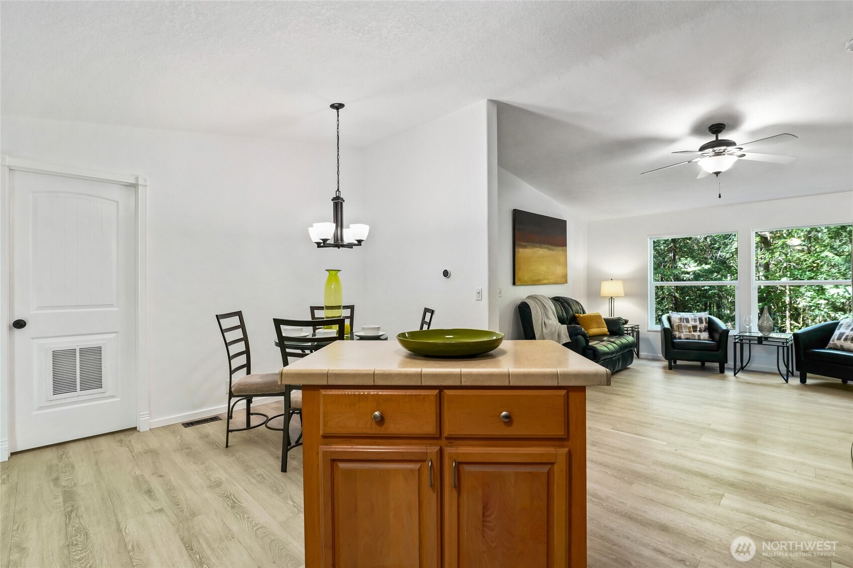 1124 E Sunset Hill Road