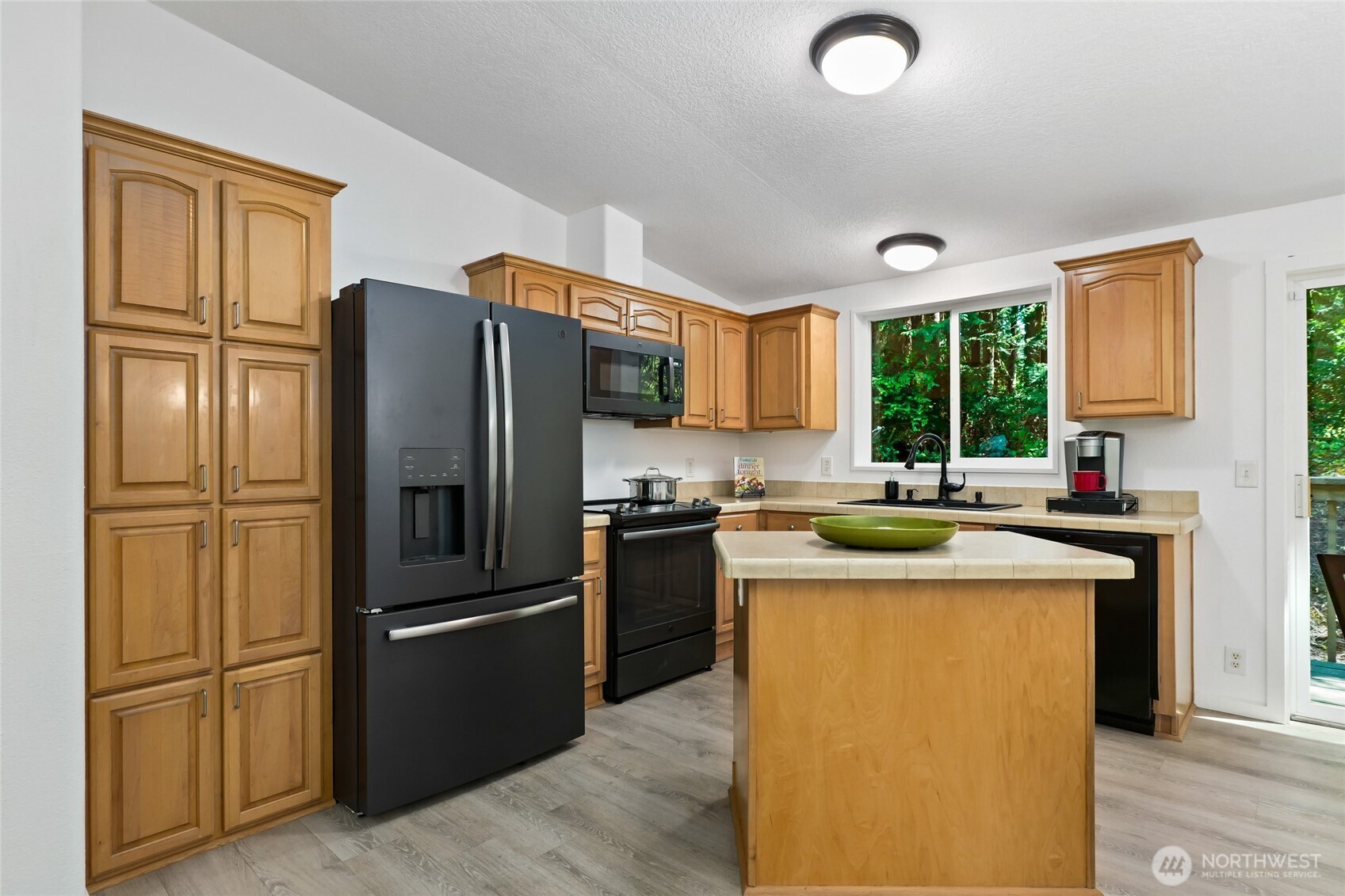 1124 E Sunset Hill Road