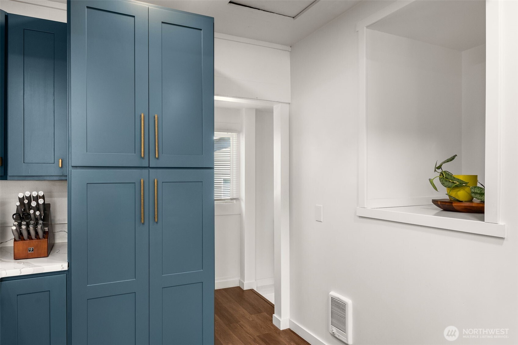 4208 S Genesee Street