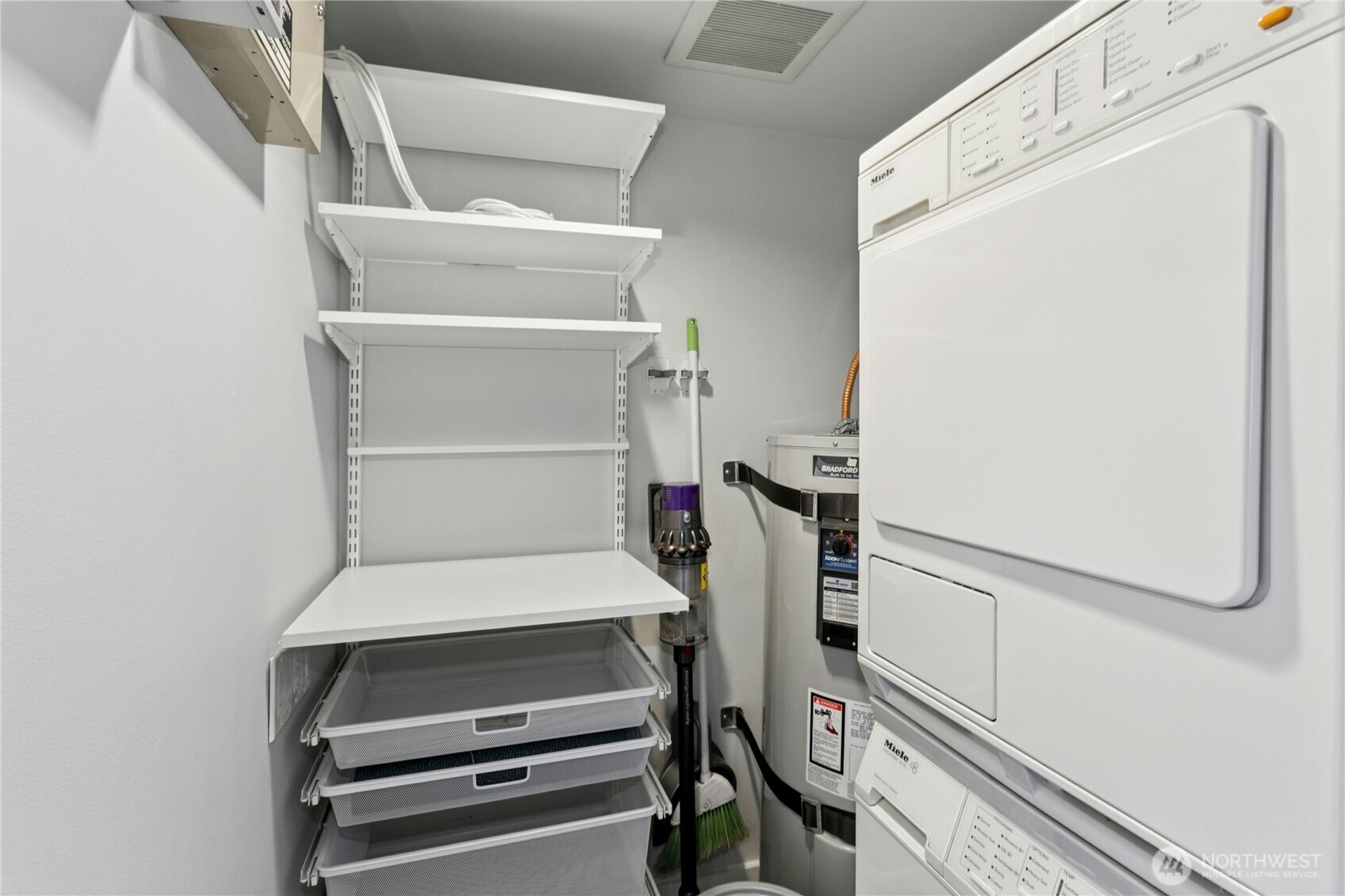 525 BELMONT Avenue E Unit: 4F