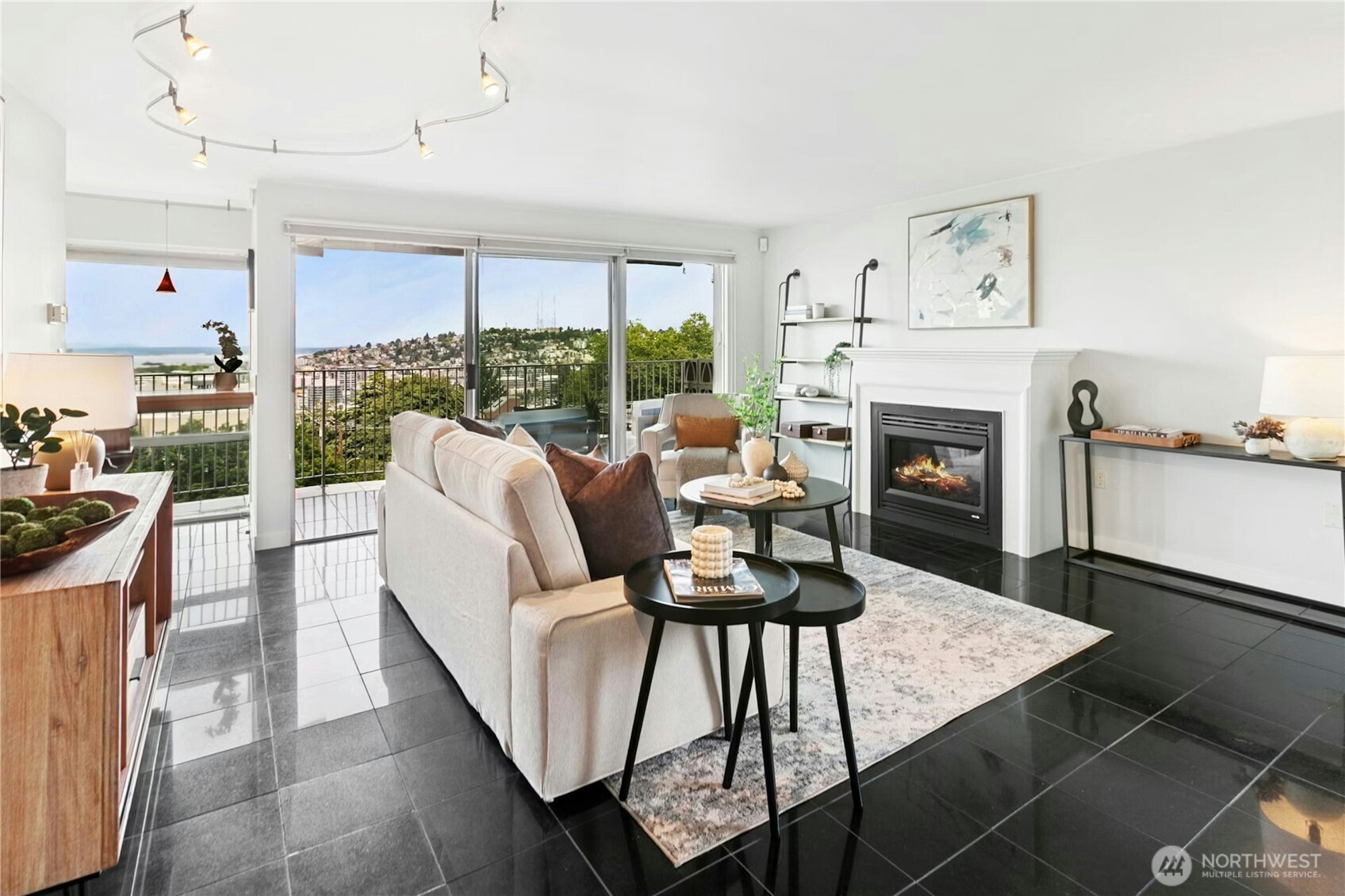 525 BELMONT Avenue E Unit: 4F