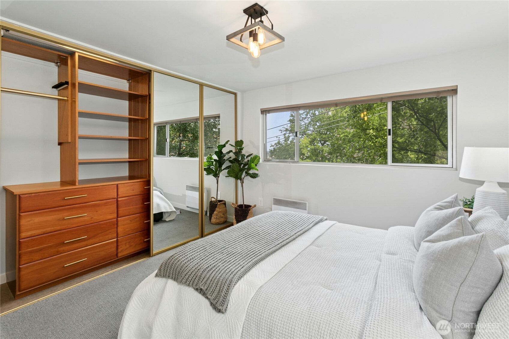 525 BELMONT Avenue E Unit: 4F