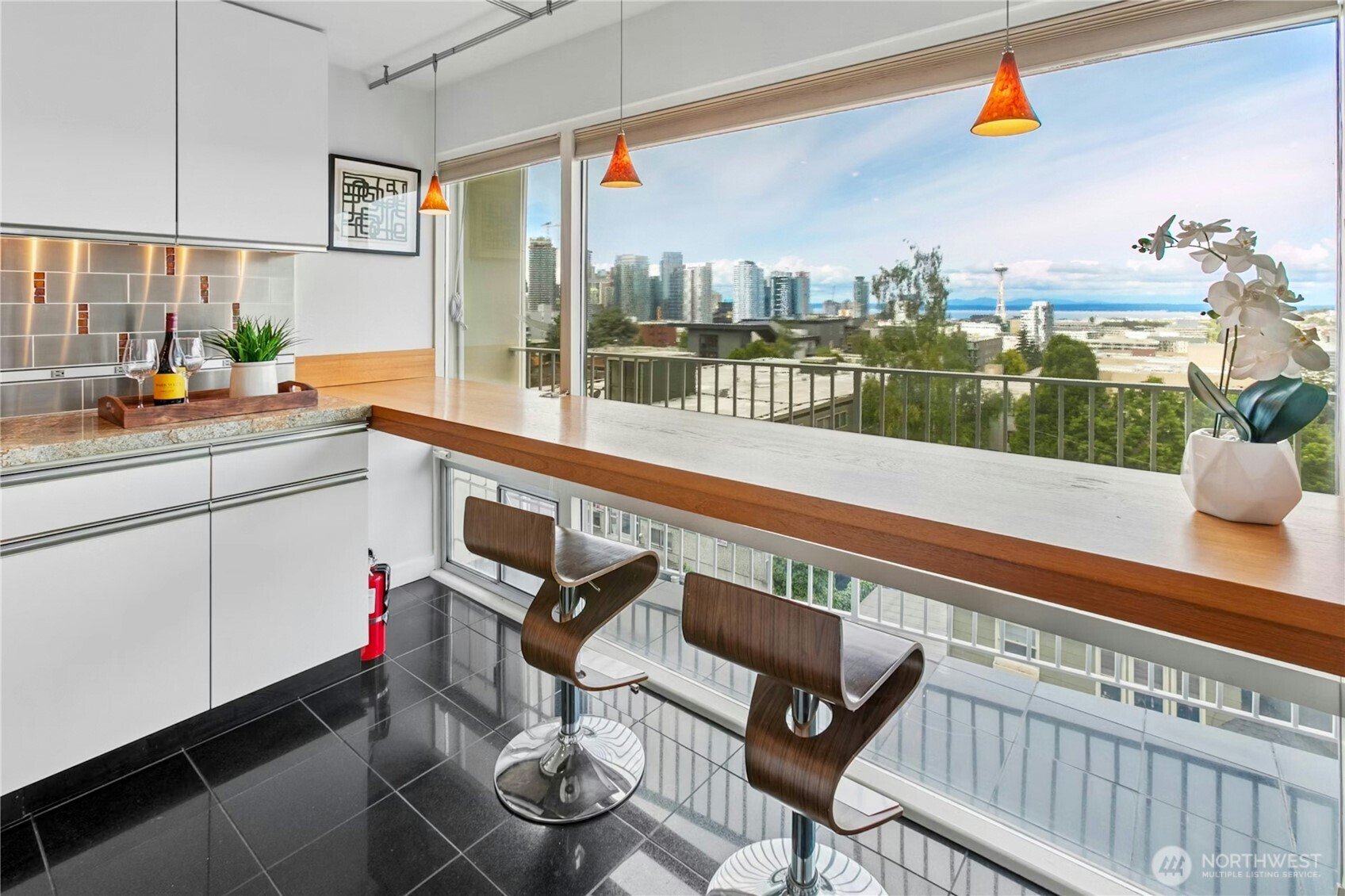 525 BELMONT Avenue E Unit: 4F