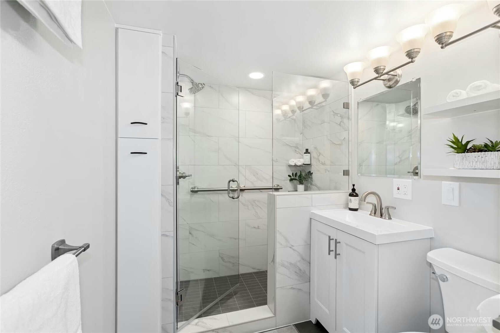 525 BELMONT Avenue E Unit: 4F