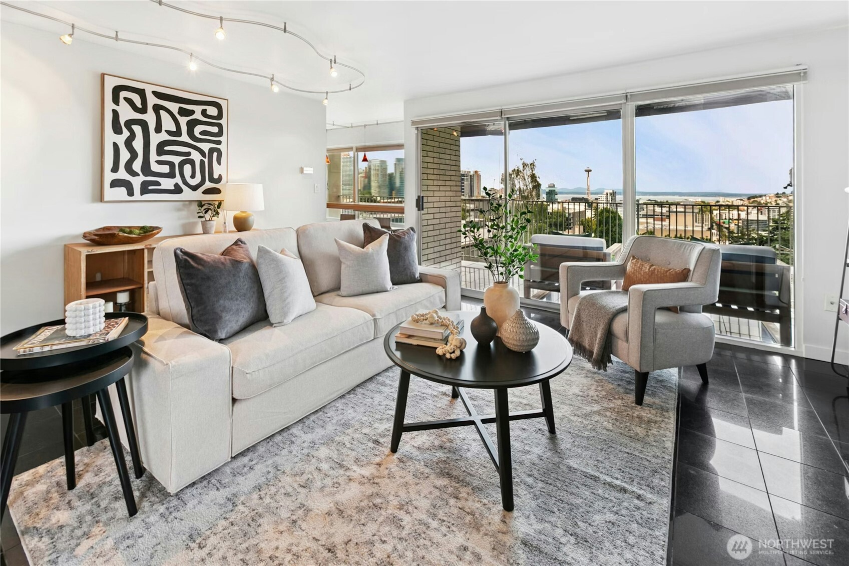 525 BELMONT Avenue E Unit: 4F