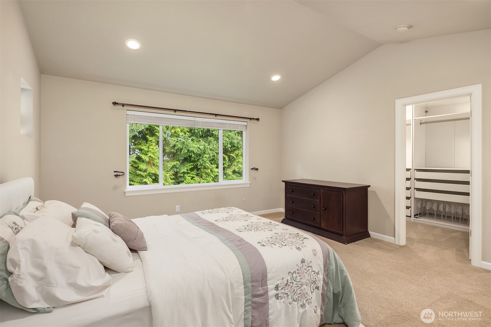 122 Ilwaco Place SE