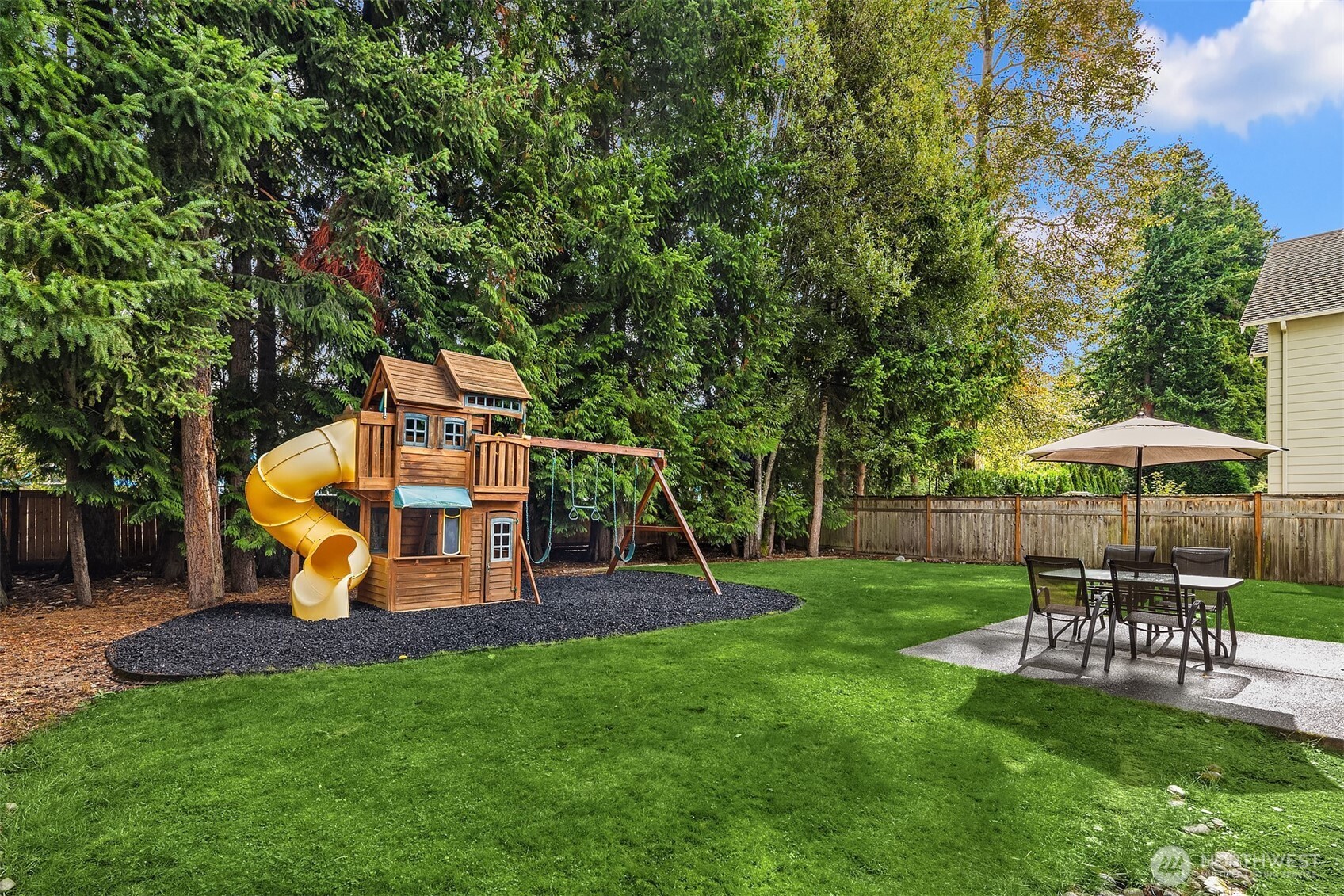 122 Ilwaco Place SE