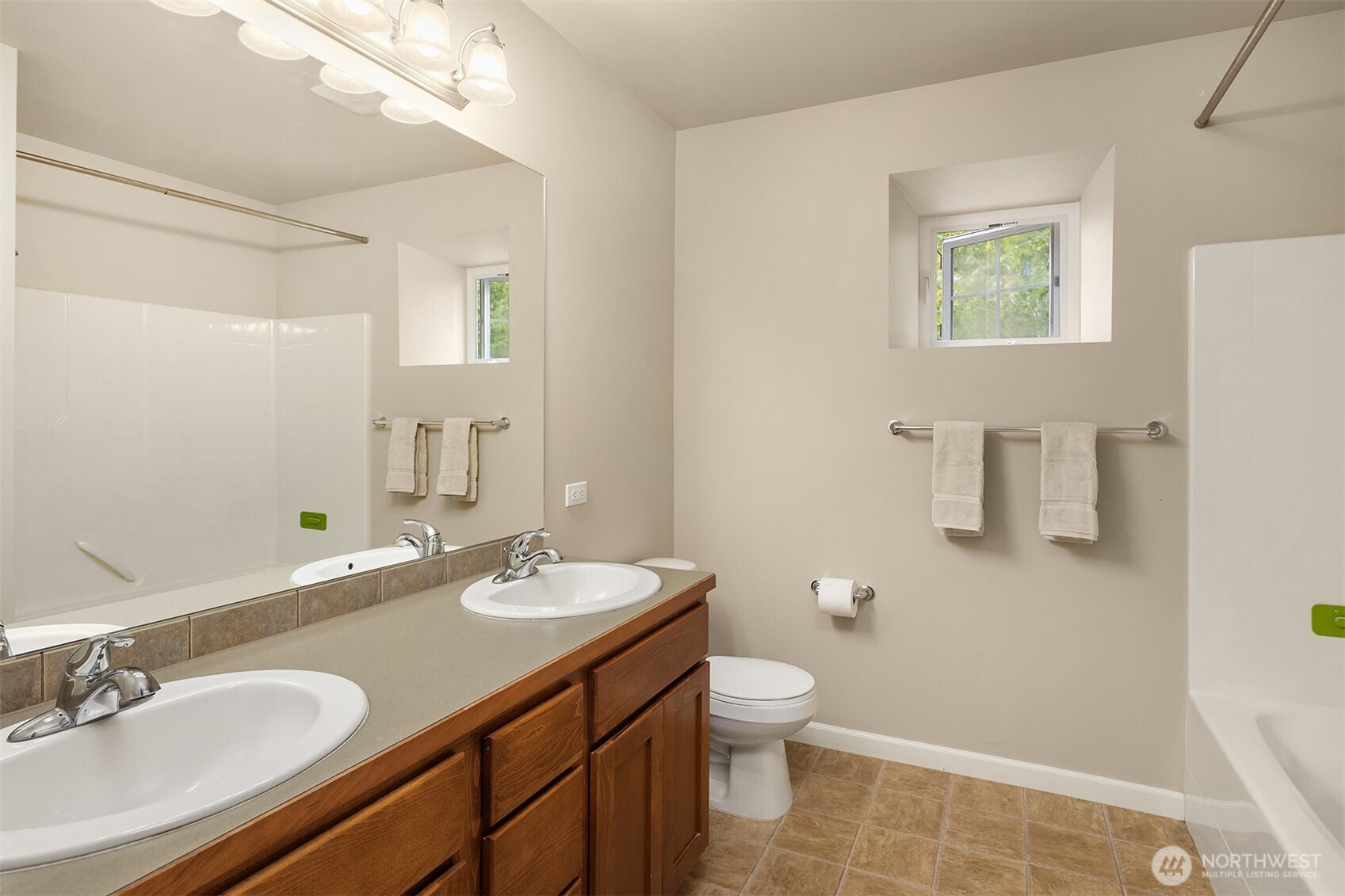 122 Ilwaco Place SE