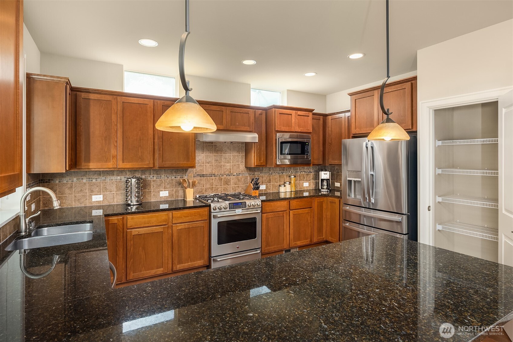122 Ilwaco Place SE