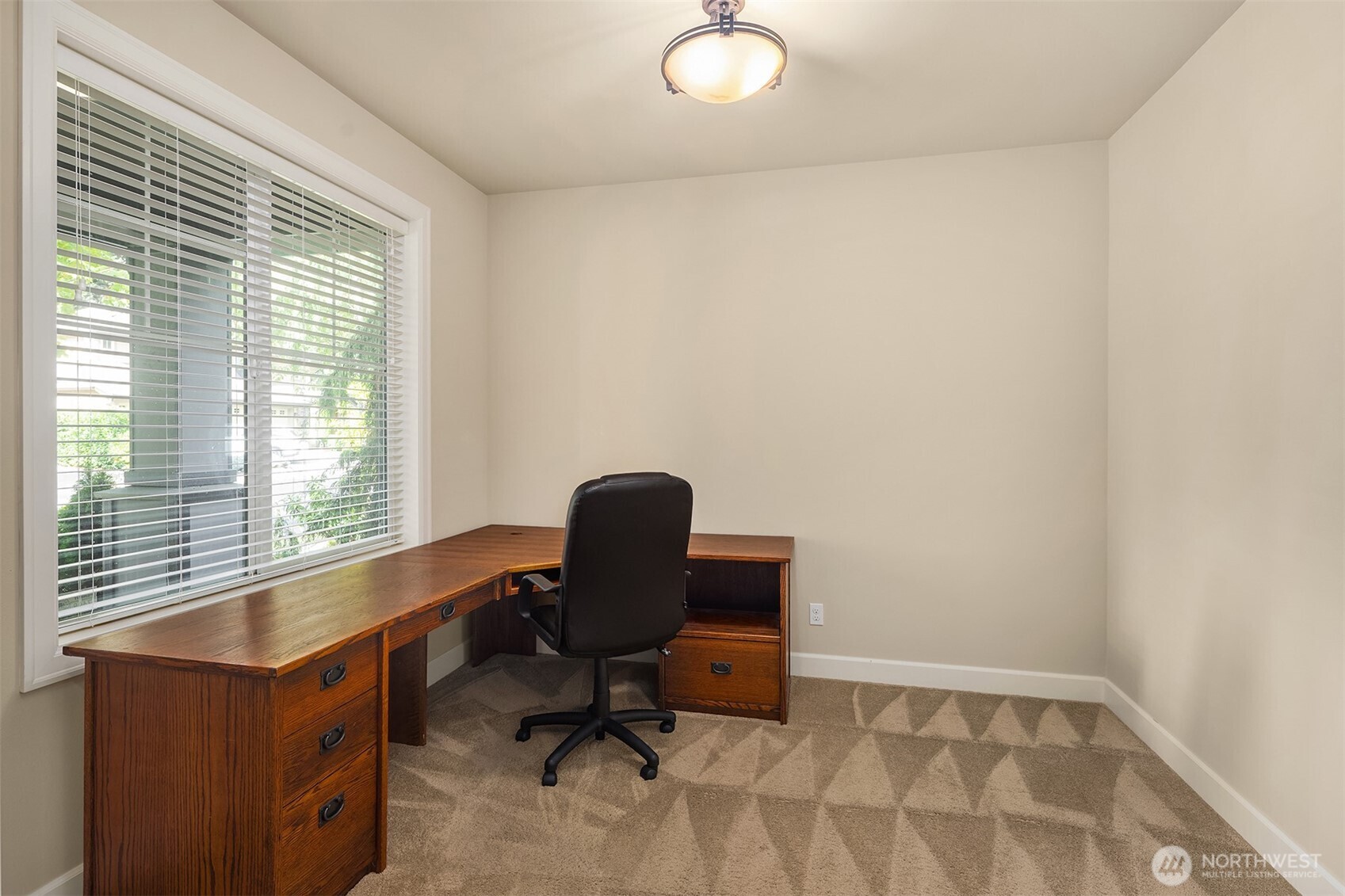 122 Ilwaco Place SE