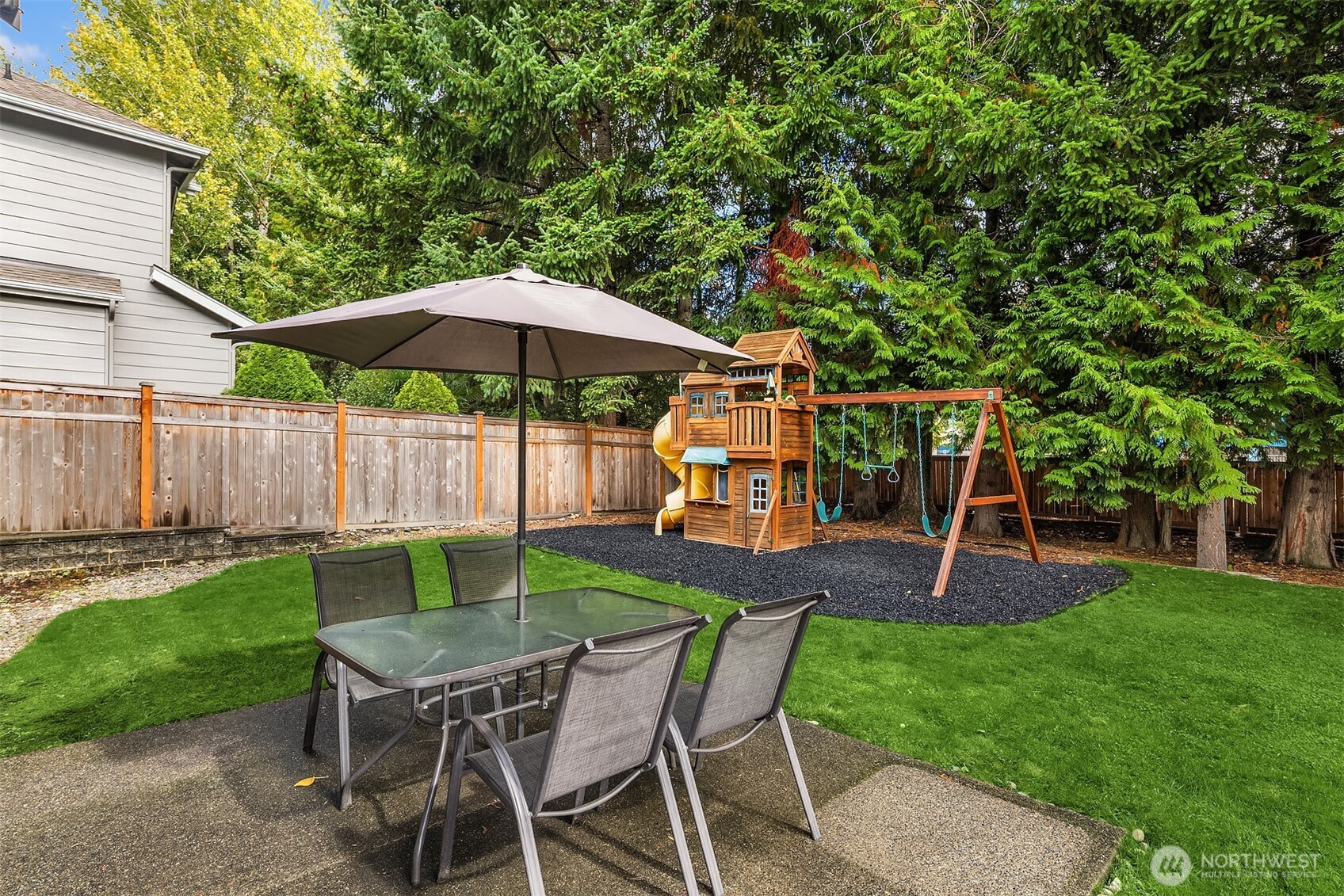 122 Ilwaco Place SE